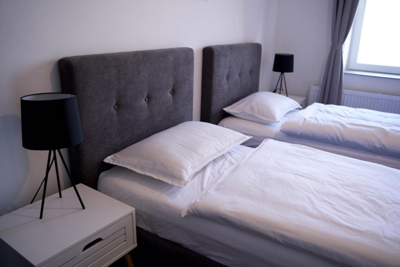 Style Hotel Ungheni Targ Extérieur photo